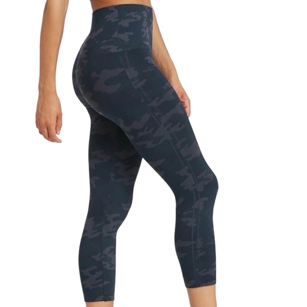 Spanx ‘Look At Me Now’ Seamless Camo Nylon Cropped Leggings Women’s Size Small